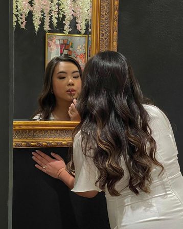 Bloom House: Floral-Themed Downtown Home with Hot Tub, Chef, Massage & Mixology Class image 37