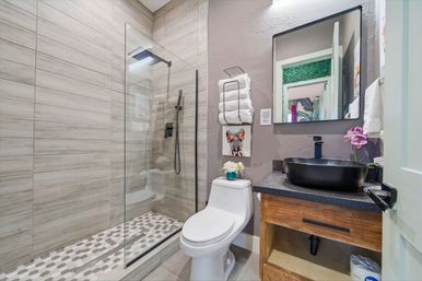 Bloom House: Floral-Themed Downtown Home with Hot Tub, Chef, Massage & Mixology Class image 46