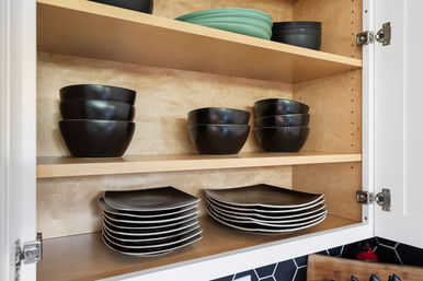 The Black House: Downtown Escape with Hot Tub, Chef, Stylish Decor, Massage & Mixology Class image 46