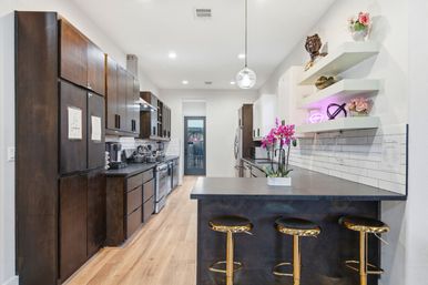 Bloom House: Floral-Themed Downtown Home with Hot Tub, Chef, Massage & Mixology Class image 80
