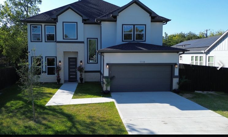 The Secret Garden HTX: Stylish 5 BR Home with Hot Tub, Chef, Massage & Mixology class image 62