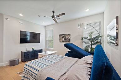 The Black House: Downtown Escape with Hot Tub, Chef, Stylish Decor, Massage & Mixology Class image 21