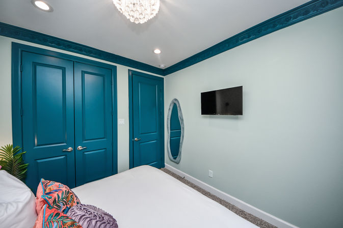 The Secret Garden HTX: Stylish 5 BR Home with Hot Tub, Chef, Massage & Mixology class image 41