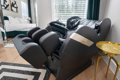 The Black House: Downtown Escape with Hot Tub, Chef, Stylish Decor, Massage & Mixology Class image 23