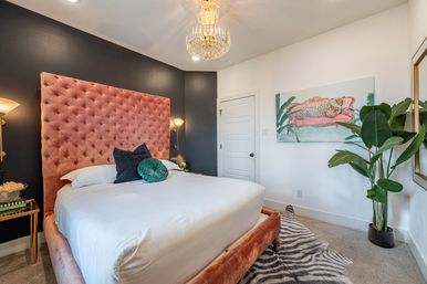 The Black House: Downtown Escape with Hot Tub, Chef, Stylish Decor, Massage & Mixology Class image 40
