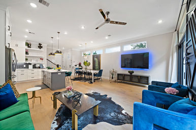 The Black House: Downtown Escape with Hot Tub, Chef, Stylish Decor, Massage & Mixology Class image 13