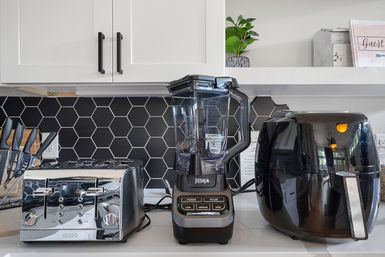 The Black House: Downtown Escape with Hot Tub, Chef, Stylish Decor, Massage & Mixology Class image 42