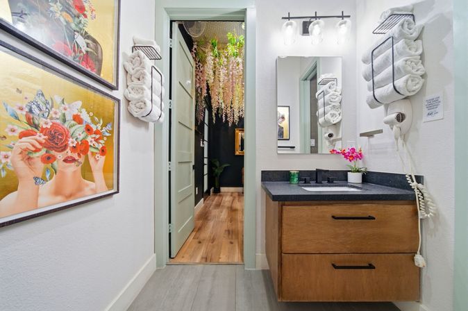Bloom House: Floral-Themed Downtown Home with Hot Tub, Chef, Massage & Mixology Class image 60