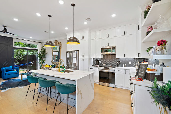 The Black House: Downtown Escape with Hot Tub, Chef, Stylish Decor, Massage & Mixology Class image 11