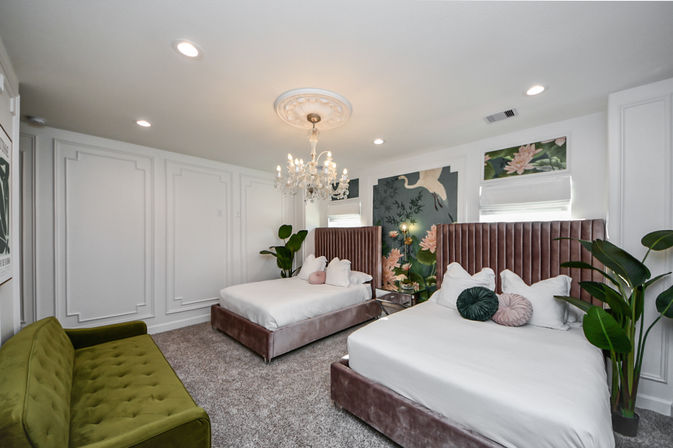 The Secret Garden HTX: Stylish 5 BR Home with Hot Tub, Chef, Massage & Mixology class image 55