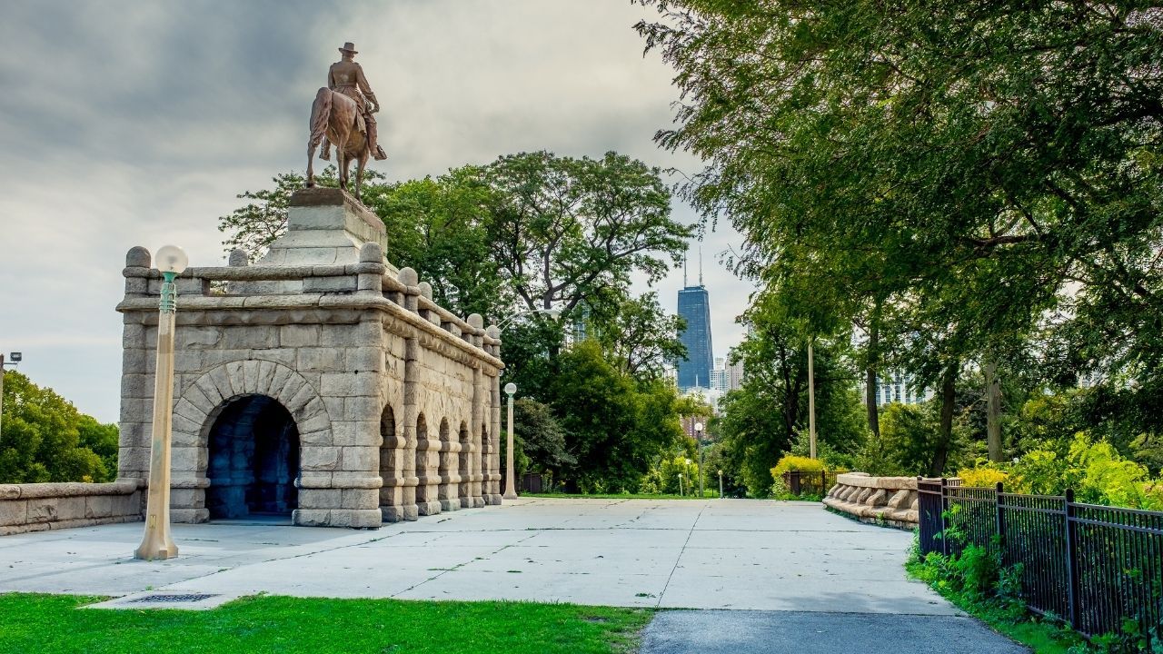 Haunted Chicago: Ghost Tour of the City's Most Paranormal Hotspots image 2