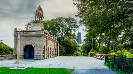 Haunted Chicago: Ghost Tour of the City's Most Paranormal Hotspots image 2