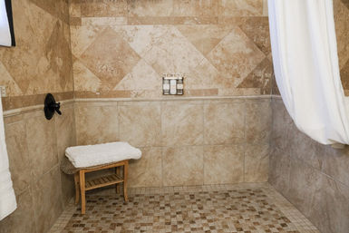 The Winchester Lodge: Boutique Hill Country Stay Just One Block from Main Street image 28