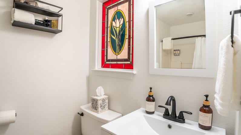 Hill Country Herb Garden: A Wellness Stay in the Heart of Fredericksburg image 9