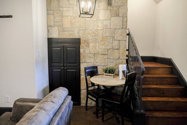 The Winchester Lodge: Boutique Hill Country Stay Just One Block from Main Street image 99