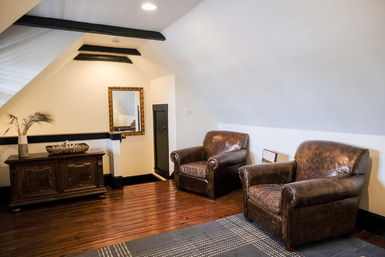 The Winchester Lodge: Boutique Hill Country Stay Just One Block from Main Street image 114