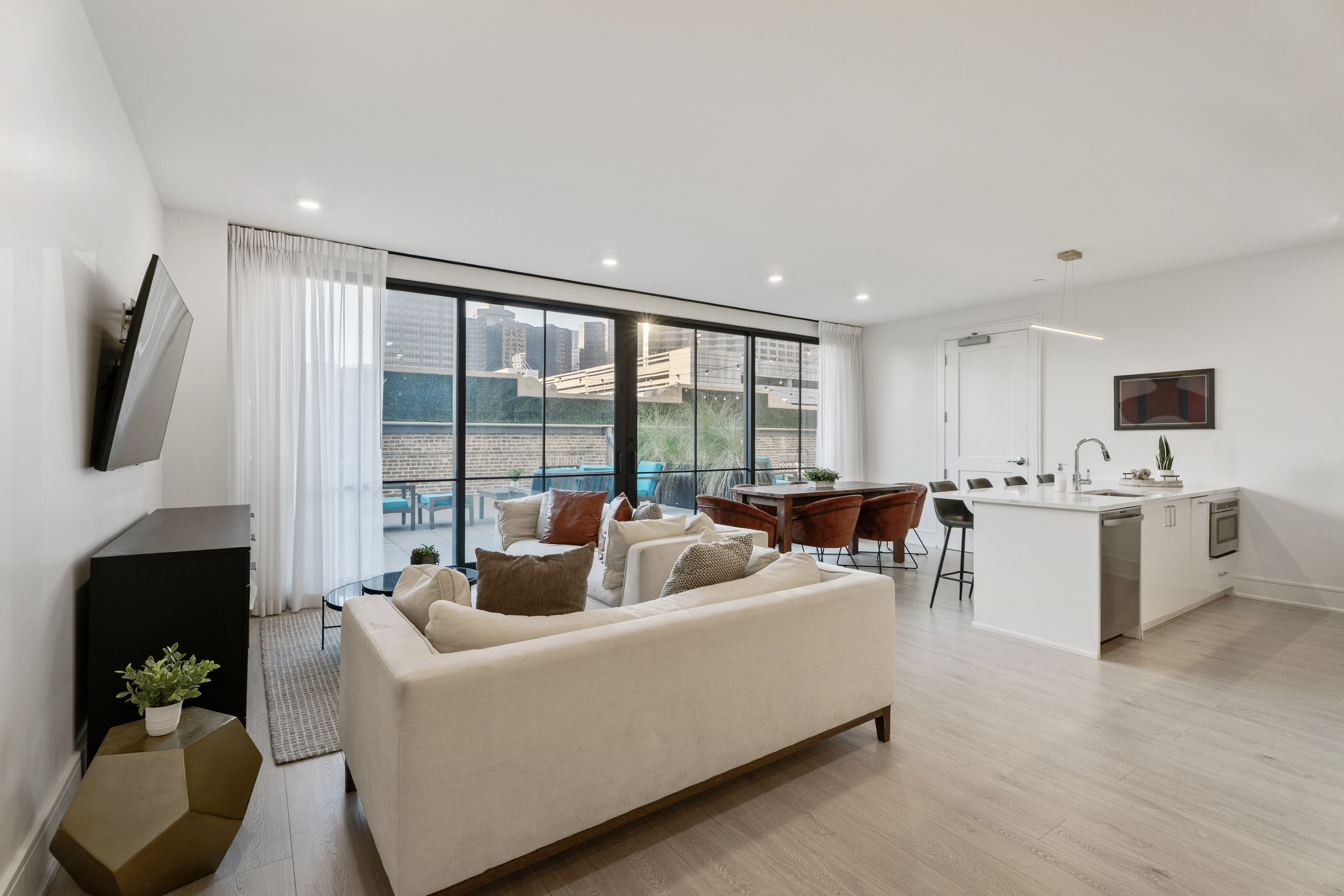 Modern Condo: 2-5 Bedroom Units in Downtown, steps from the French Quarter with full kitcken image 1