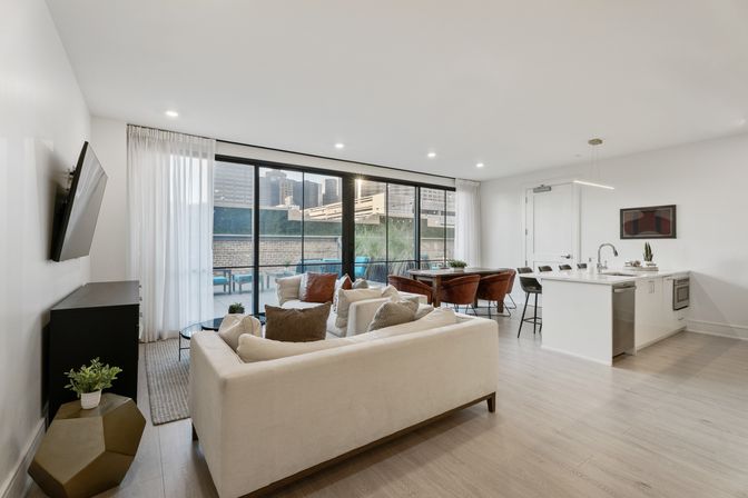 Modern Condo: 2-5 Bedroom Units in Downtown, steps from the French Quarter with full kitcken image 1