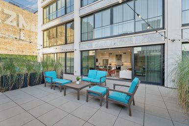 Modern Condo: 2-5 Bedroom Units in Downtown, steps from the French Quarter with full kitcken image 12