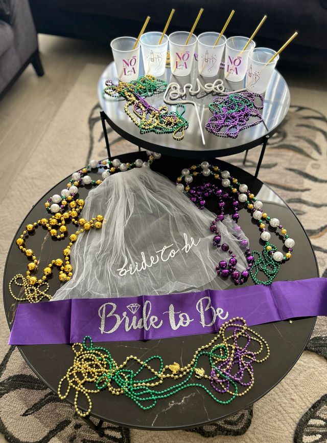 Beads Booze & I do's neon decor package image 4