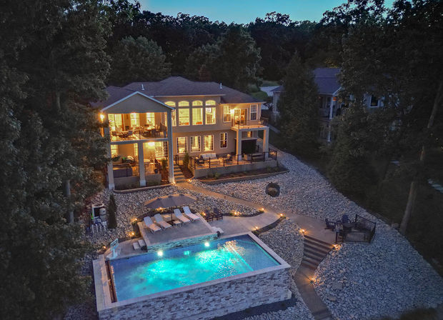 Lake Ozark Estate, Waterfront Villa near Lake of the Ozarks, Missouri image 5