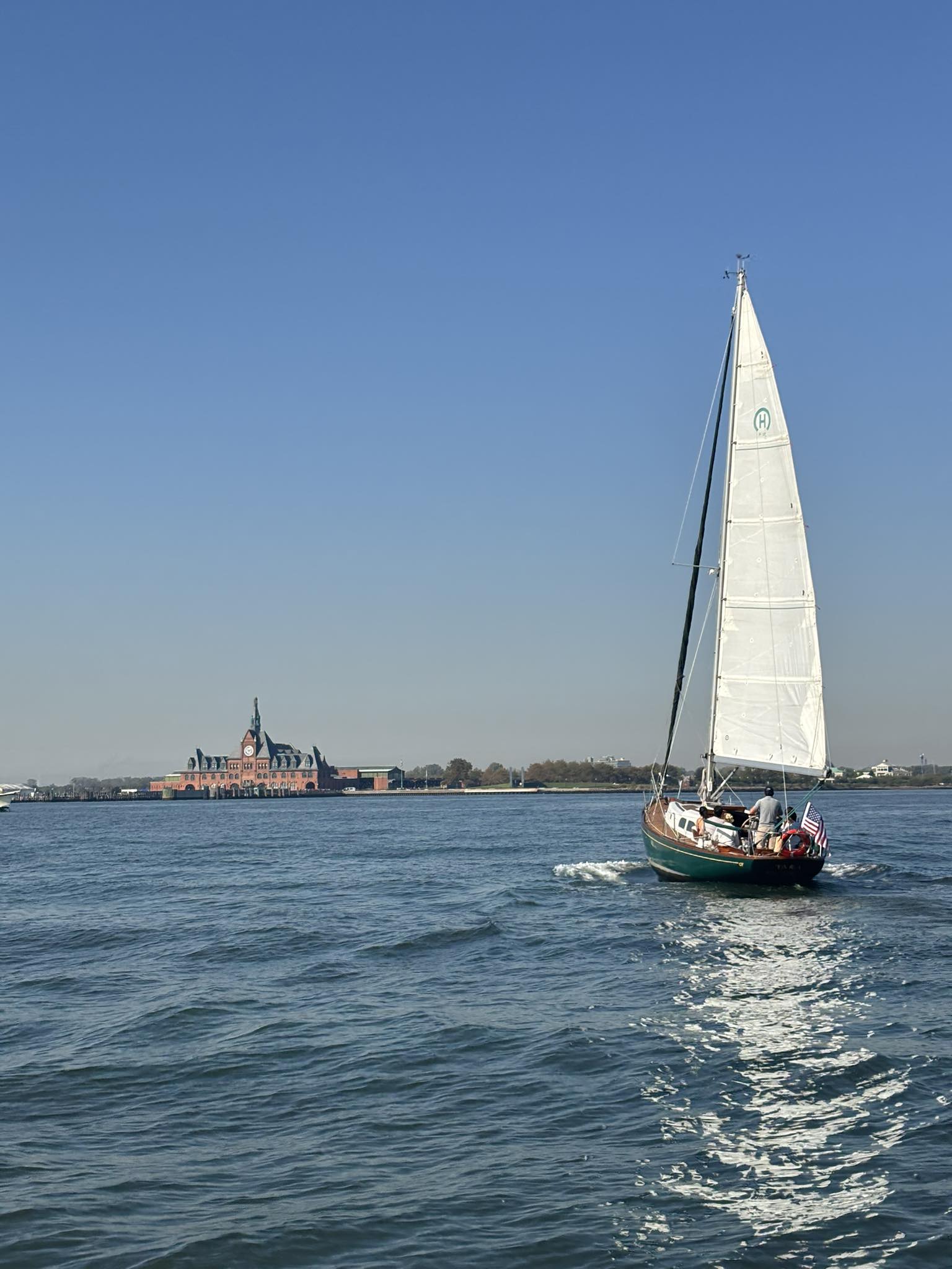 Private Daytime Sailing Charter with Statue of Liberty Views & BYOB image 2
