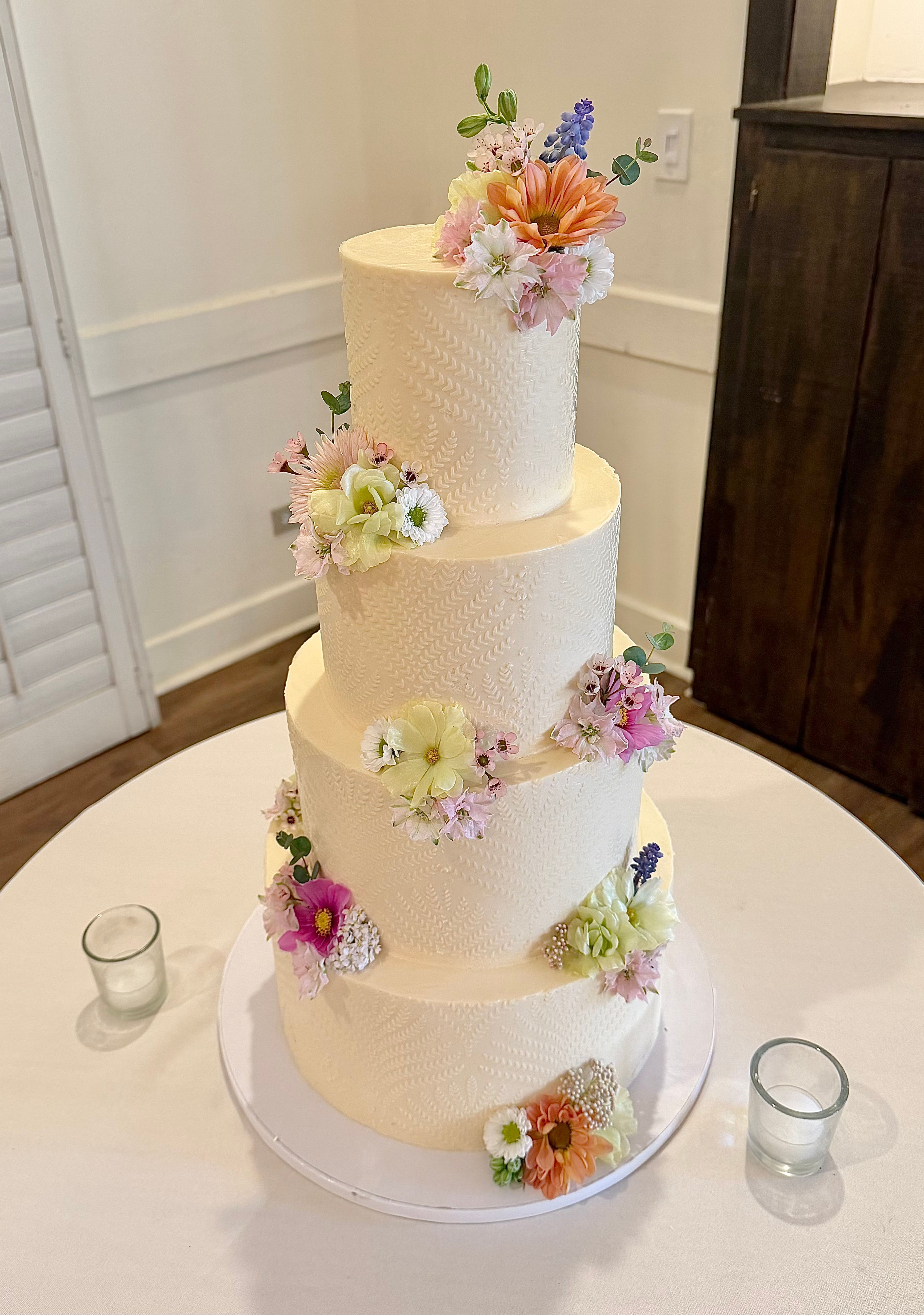 Custom Cakes & Personalized Cookies with Violet Cake Company image 1