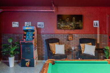 Gatsby Getaway image 3