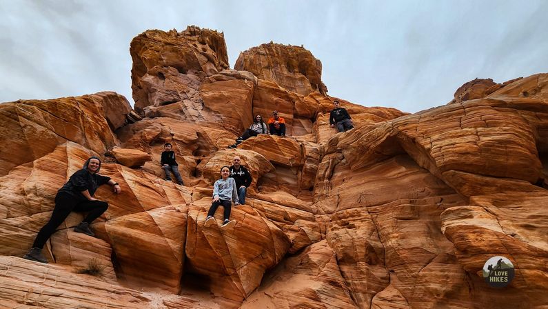 Valley of Fire Desert Hiking Escape image 8
