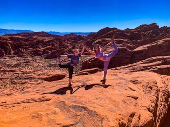 Valley of Fire Desert Hiking Escape image 11