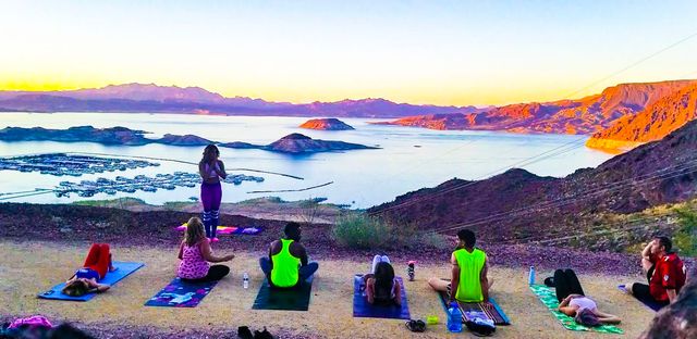 Outdoor Yoga at Lake Mead: Private Class, Las Vegas image 3