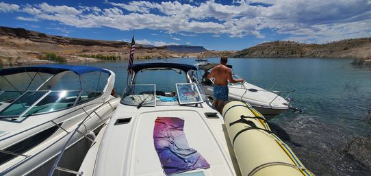 Vegas Boat Day: Private Lake Mead Cruiser Experience image 16