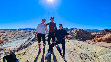 Valley of Fire Desert Hiking Escape image 12