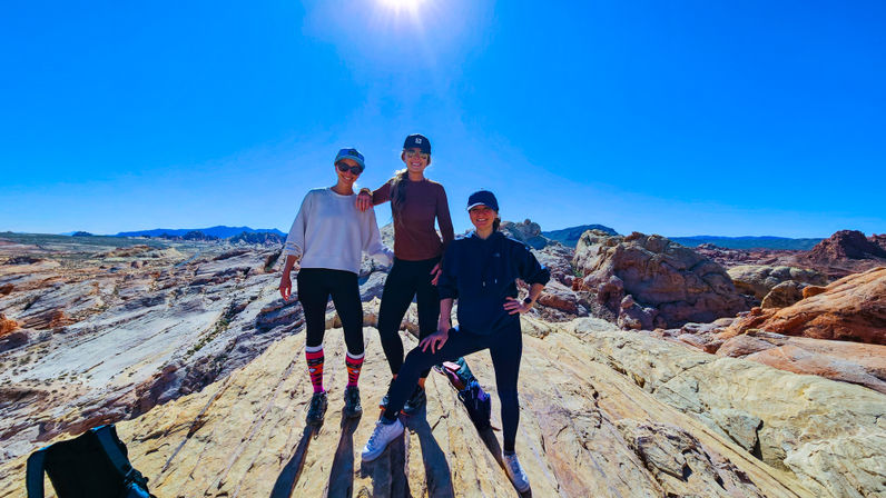 Valley of Fire Desert Hiking Escape image 12