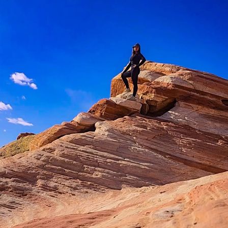 Valley of Fire Desert Hiking Escape image 16
