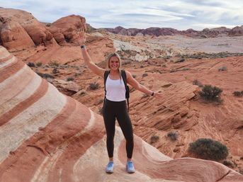 Valley of Fire Desert Hiking Escape image 13