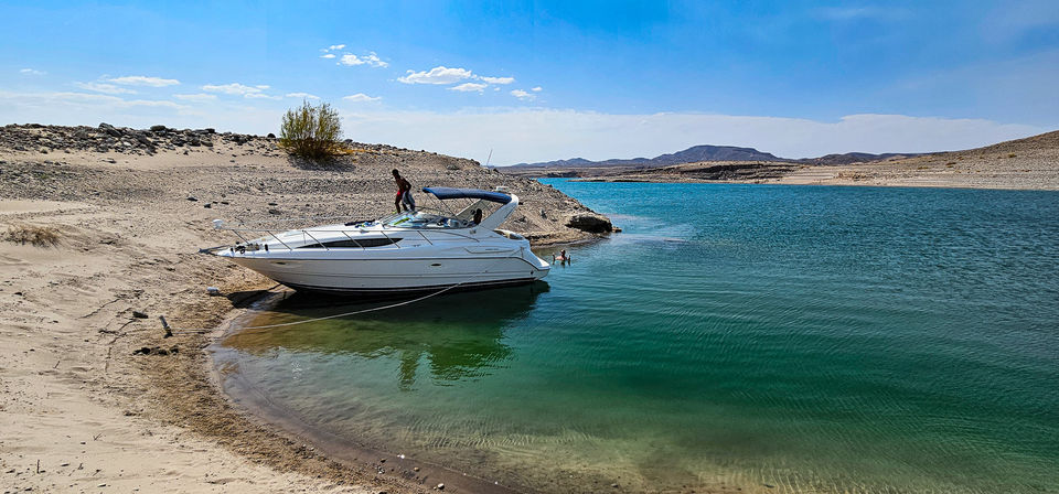 Vegas Boat Day: Private Lake Mead Cruiser Experience image 11