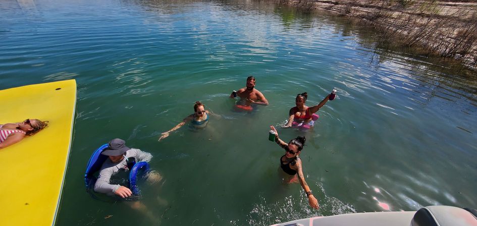 Vegas Boat Day: Private Lake Mead Cruiser Experience image 18