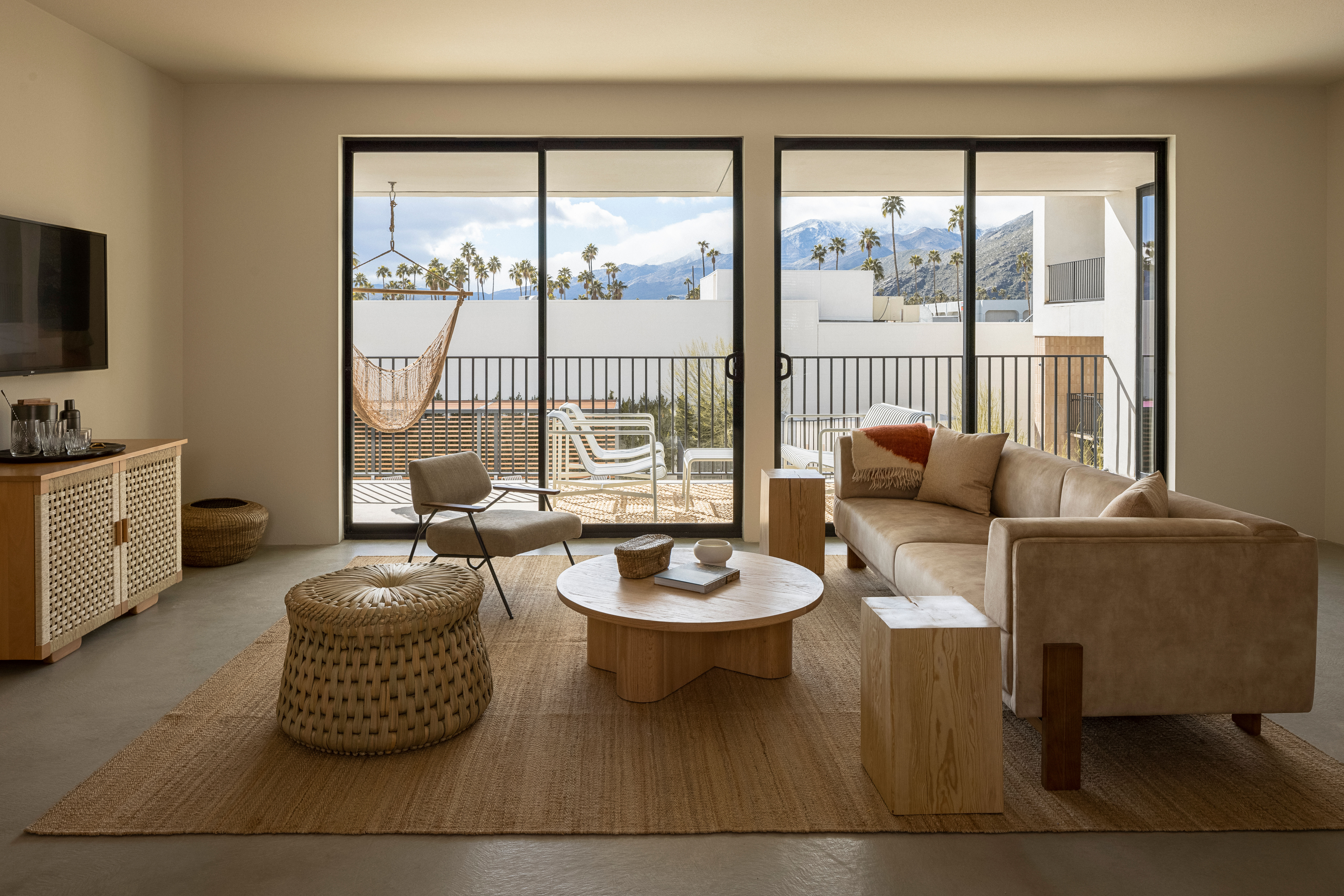 Drift Palm Springs: 1-4 Bedroom Suites + Resort Style Amenities image 3
