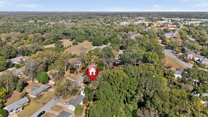 Vervain Villa Stay in the "Hollywood of the South" Among Vampire Diaries Props image 25