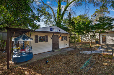 Vervain Villa Stay in the "Hollywood of the South" Among Vampire Diaries Props image 21