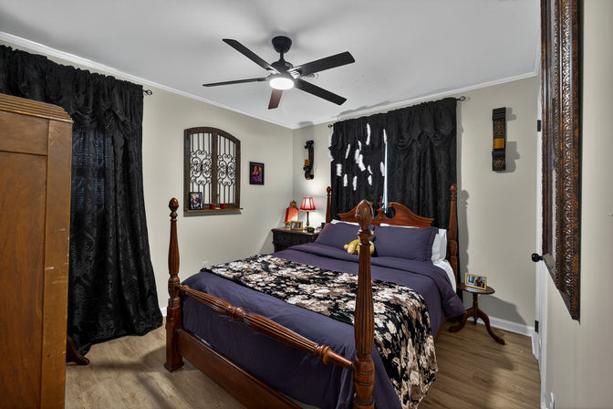 Vervain Villa Stay in the "Hollywood of the South" Among Vampire Diaries Props image 8