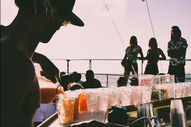 Sunset Sail: Cruise into the Sunset from Waikiki image 6