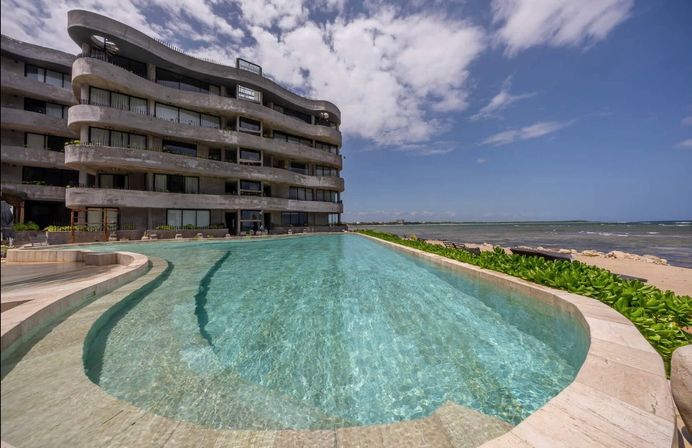 Oceanfront 3BR Luxury Condo w/ Private Beach image 18