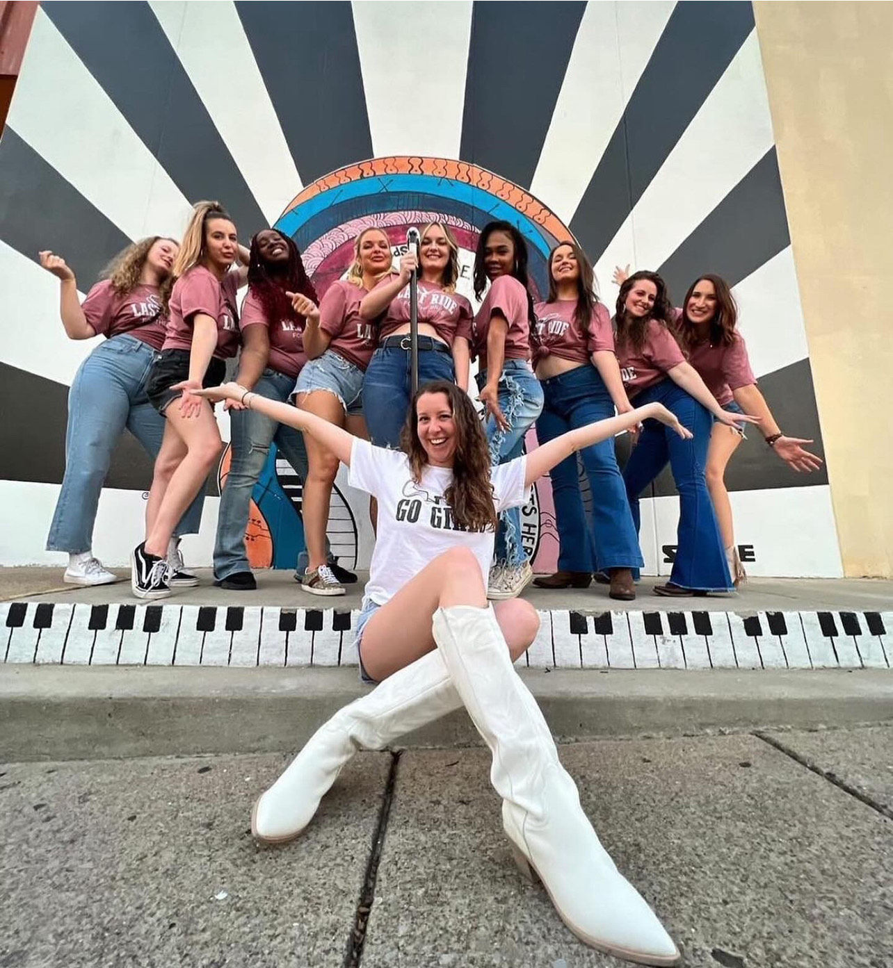 Murals & Mimosas: Music City's Best Mural Tour on Wheels image 2