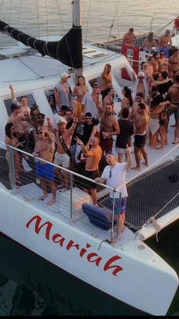 Mariah Catamaran: Miami Beach’s Party-Perfect Sail image 17