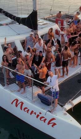 Mariah Catamaran: Miami Beach’s Party-Perfect Sail image 1