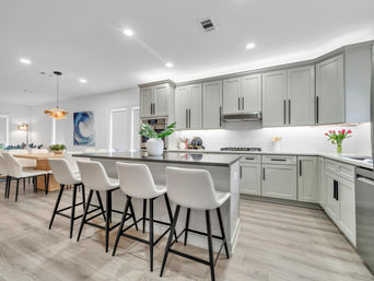 Sea-N-Double - Walk to Beach, Private Pool, Outdoor Kitchen, Carriage House image 4