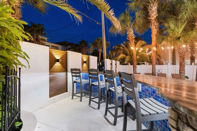 Frangista Breeze - Private Beach, Hot Tub, Arcade & Beach Service image 3