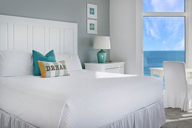 Jade East 1640 - Beachfront Views, Pool, Gym, Spa & Pickleball image 2